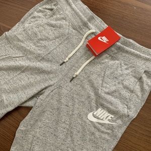 Nike women’s pants